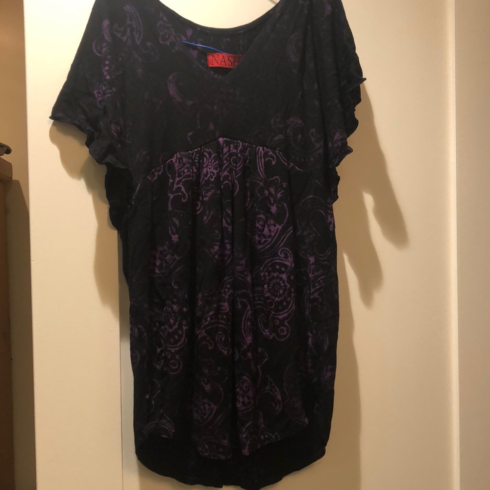 Nash ladies “caped” top. One size